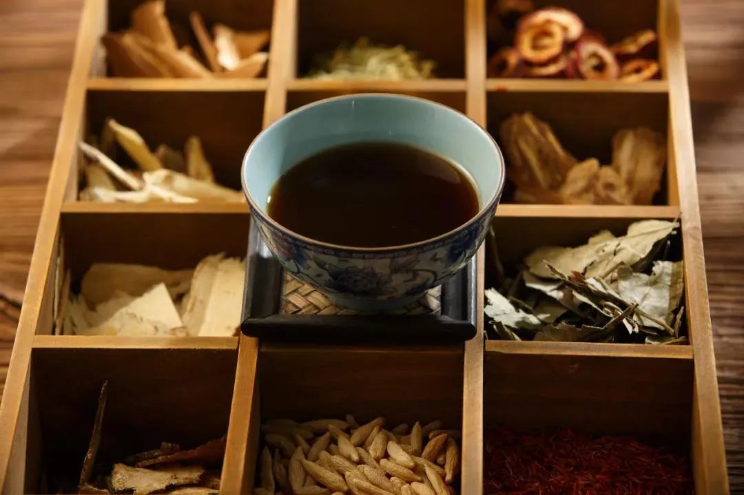 北京同仁堂,北有同仁堂南有胡庆余堂的意思