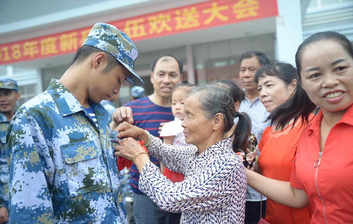如果是这4种情况，越早去当兵越好，学生和家长须知