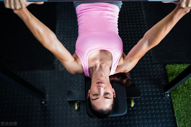 提升卧推力量最好的方法,如何提高卧推的重量