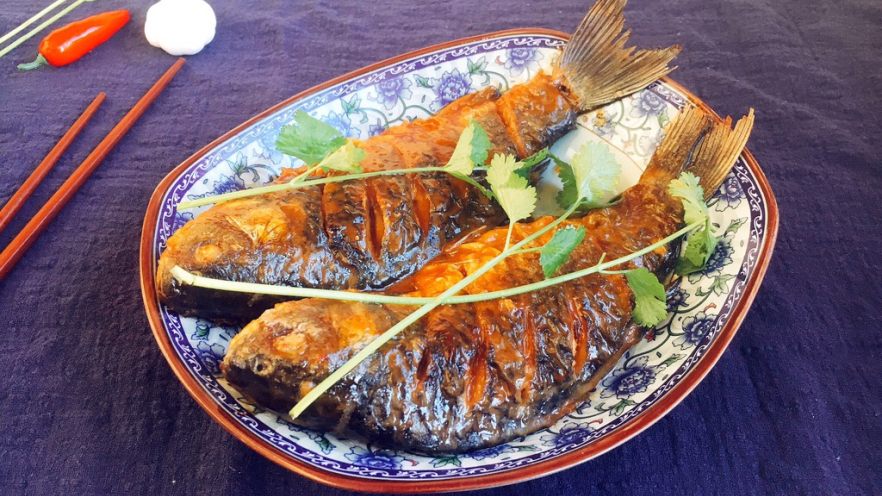 煎鱼入味又不破皮的诀窍,学会这六招煎鱼不掉皮好吃