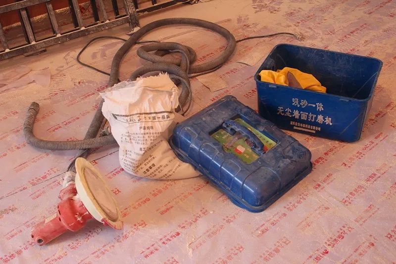 装修腻子怎么刮,自己在家怎么给墙面批腻子