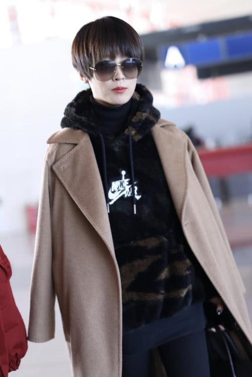 谢楠穿迷彩棉袄的照片,谢楠穿长袖