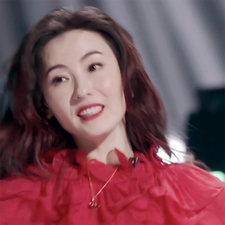 张柏芝唱星语心愿众人感动哭了,张柏芝星语心愿现场是真唱吗