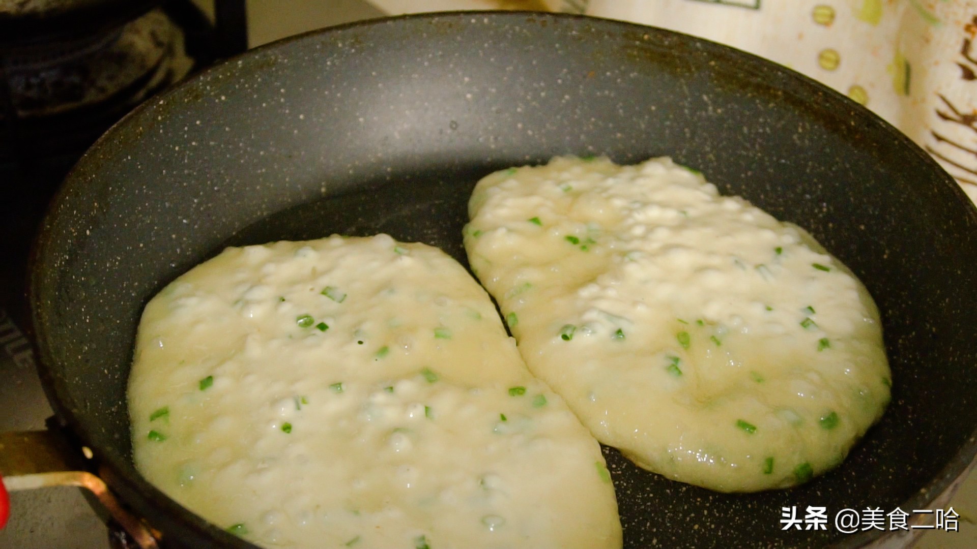 葱花饼怎么做又松又软凉了不硬,家常葱花饼柔软筋道凉了也不硬