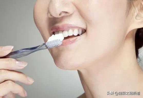 牙垢清除以后牙缝大了怎么恢复,牙缝的牙垢怎么去除