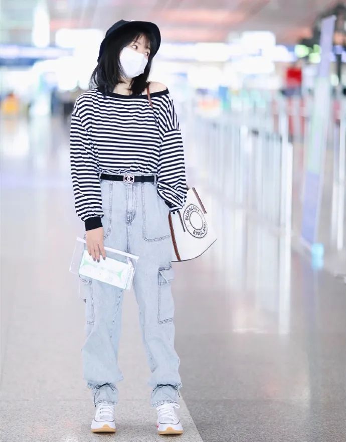 马丁靴怎样穿时髦新潮还显腿细呢,冬季马丁靴松糕鞋