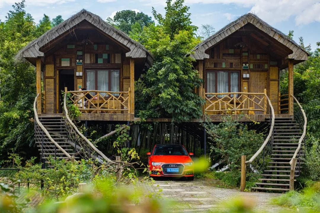 莫干山原木风绿野仙踪花园民宿,莫干山桃坡探险乐园绿野仙踪