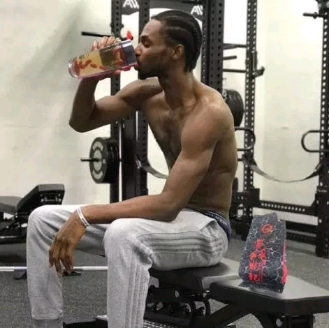 NBA淘宝指南:詹皇的wifi卡、格林的口气清新剂和谁的保温杯枸杞