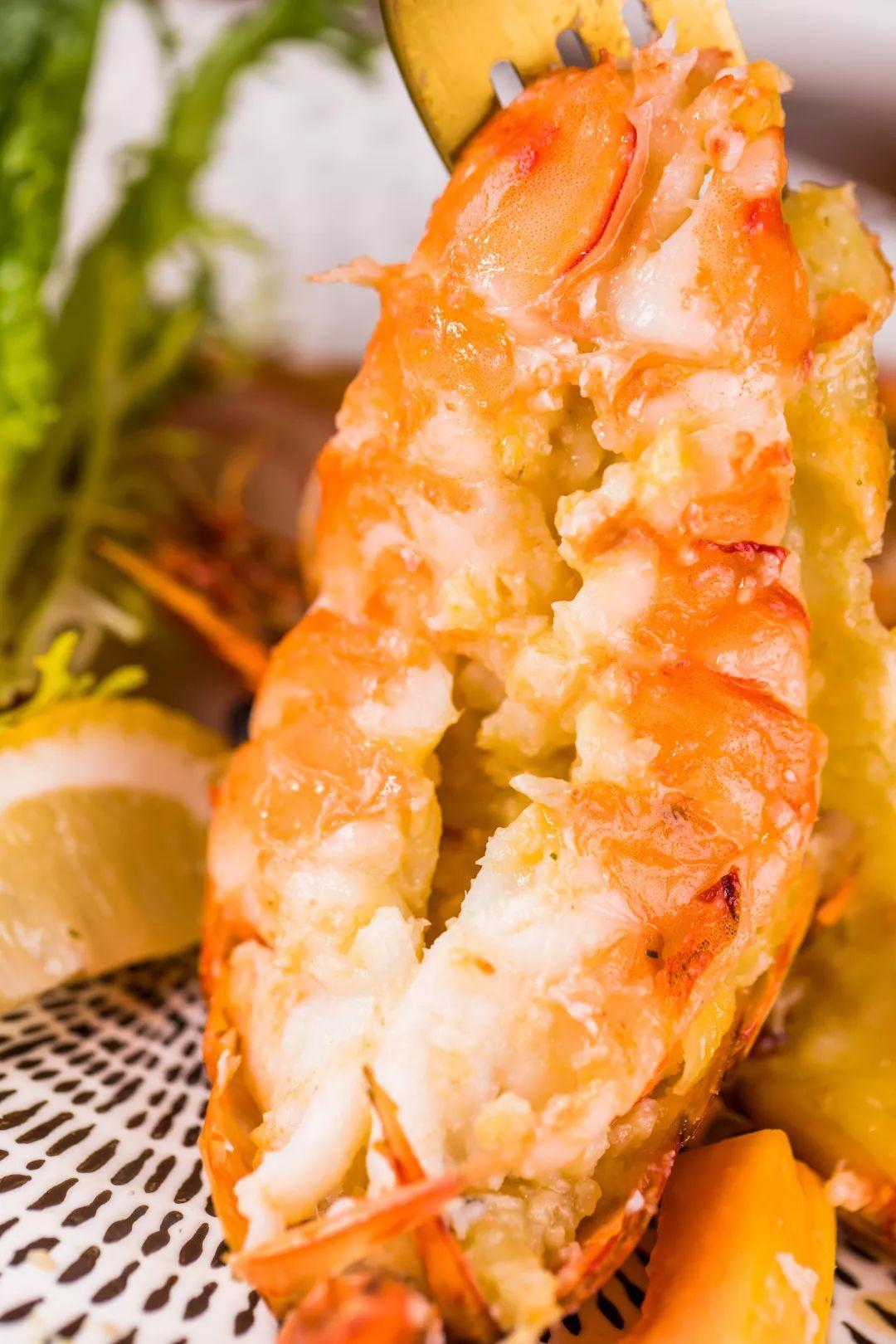 13000㎡运动餐厅，包足球场，打卡网红玻璃屋，集装箱，涂鸦楼梯