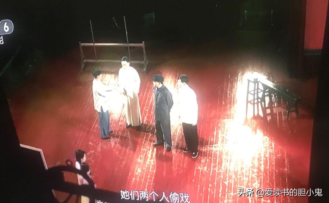 《笑里藏刀》:刀与鞘之间的戏中戏