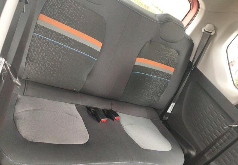 宏光mini一年卖了多少辆,宏光mini卖多少钱