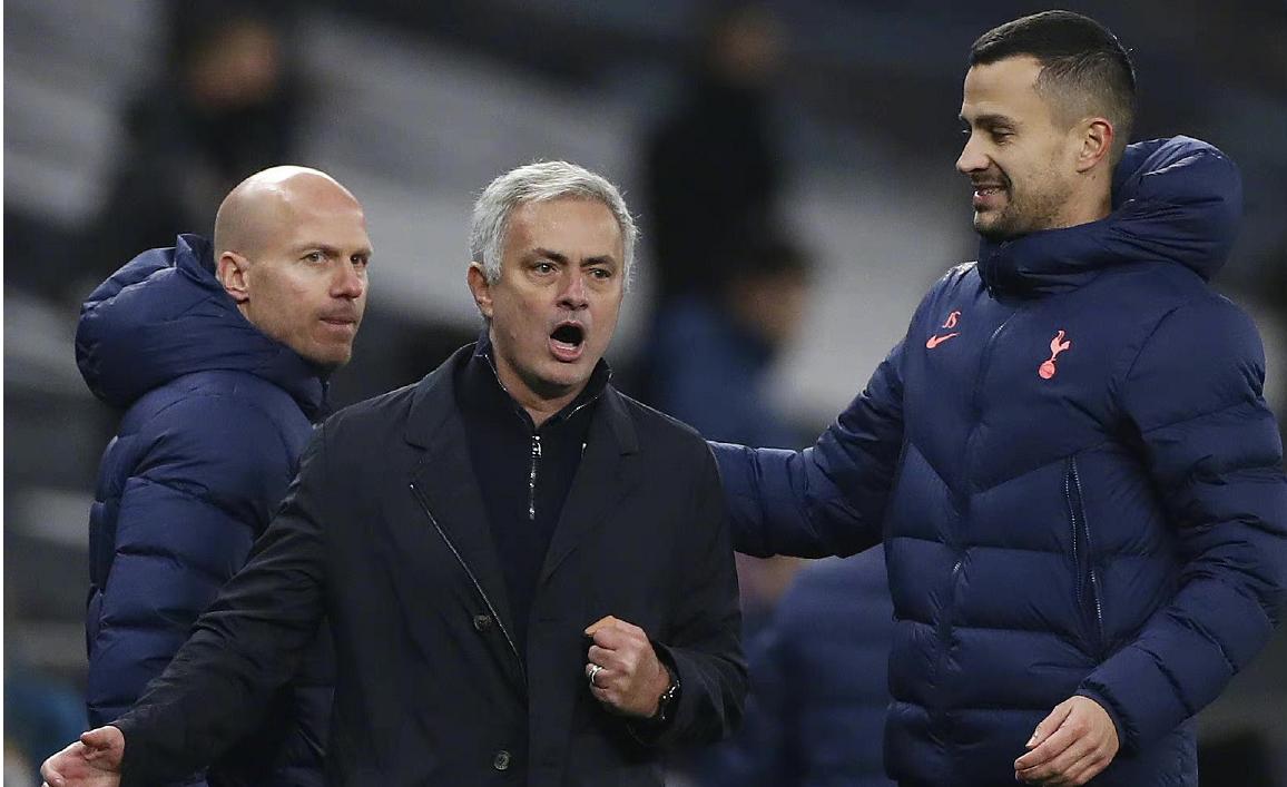 穆里尼奥的成长之路纪录片,穆里尼奥的第三个赛季