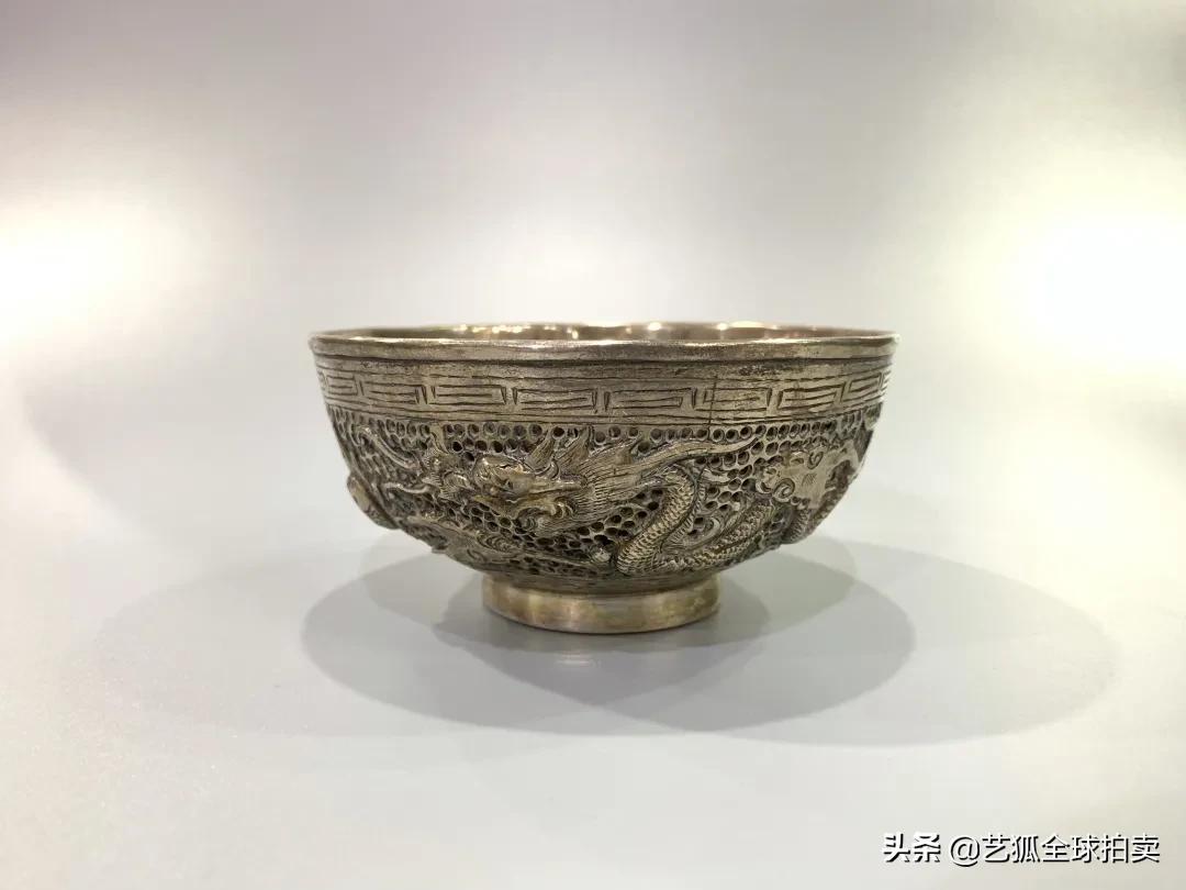 乾隆御制四方景泰蓝花鸟拍卖价格,清乾隆铜鎏金景泰蓝镶嵌宝石宫灯