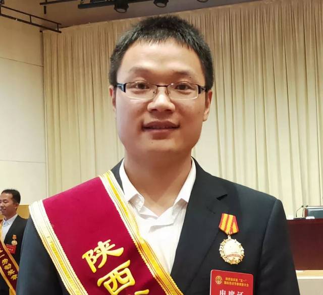 中铁宝桥集团特级技师王英锋:我是真的热爱电气维修,就像爱到骨子里渗到血液里的那种