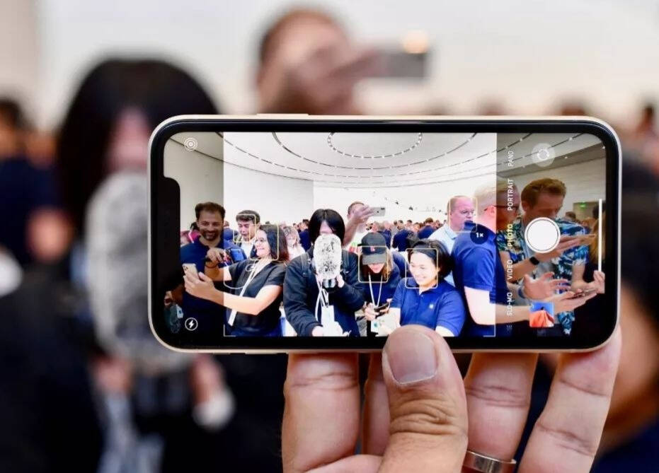 小米手机都用上亿像素了，为什么拍照还是没1200W像素的苹果舒服