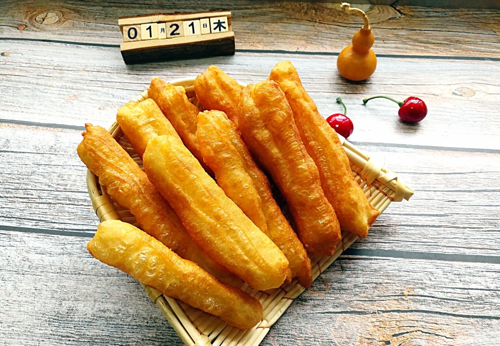 半成品油条怎么炸才会酥脆不油,怎么炸油条不用黄油还酥脆