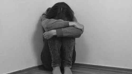 因堕胎失恋自杀两次未果，重度抑郁症病人的救赎之路