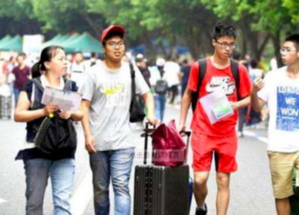 学费2万8的大学要去吗？过来人才知道，值不值得或将取决于专业