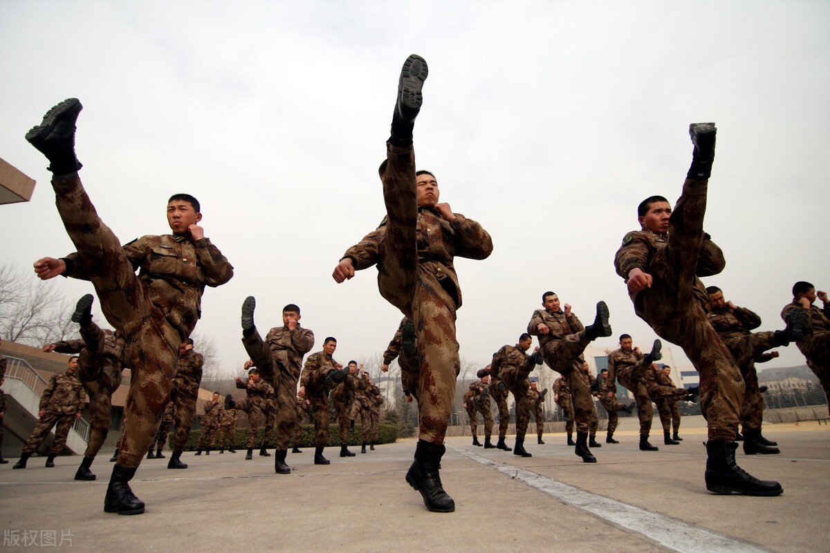 去部队当兵怎么成为士官,去部队以后怎么考军官