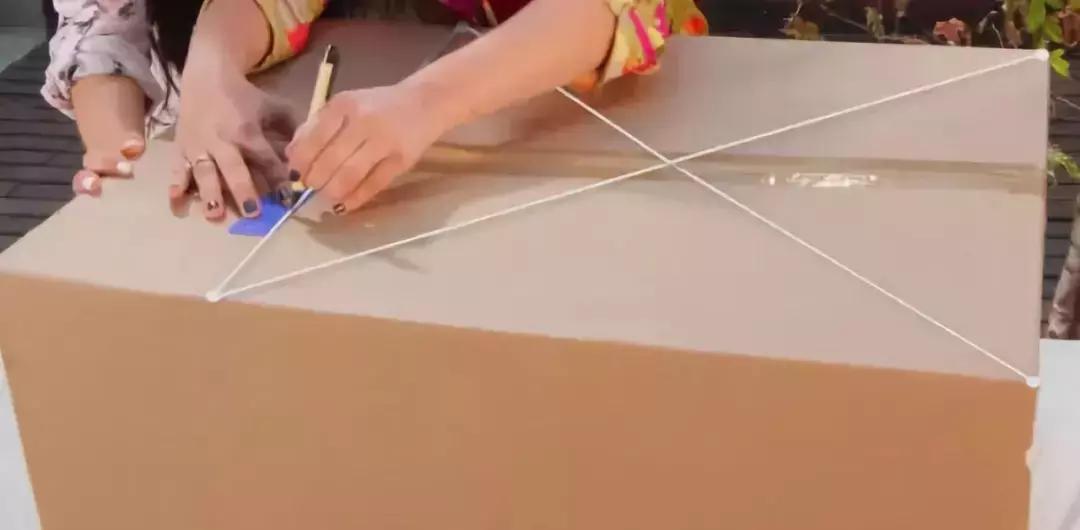 双11快递盒使用方法,双11竟然堆了这么多包裹