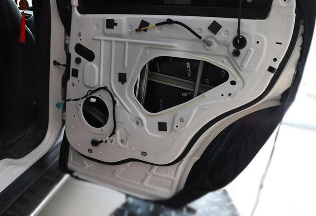 福特探险者汽车音响哪家好丹拿喇叭四门隔音赤峰鑫航汽车音响