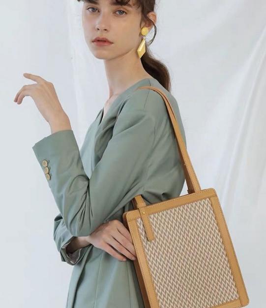 最实用时尚的女包,大牌时尚女包穿搭