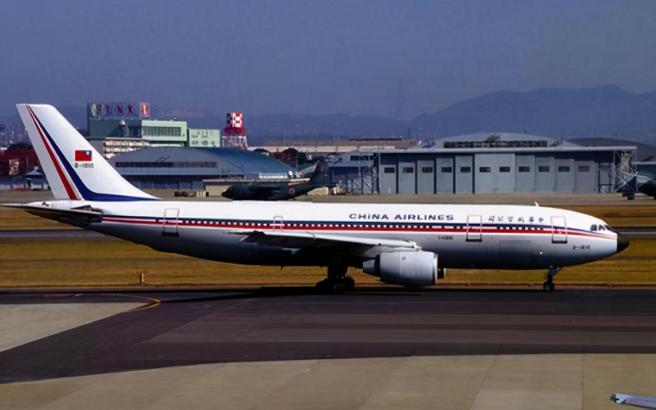 中华航空140坠机揭秘,一个低级错误害死一飞机人,真实纪录片