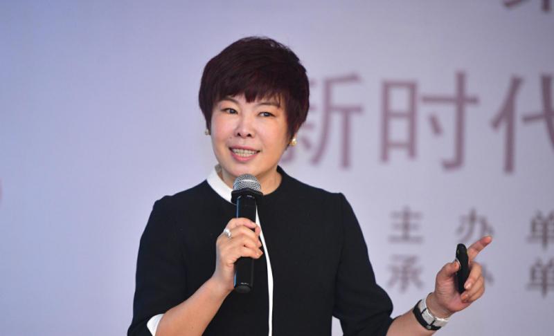 老梁揭秘为什么有人说于丹易中天,易中天评价于丹现象