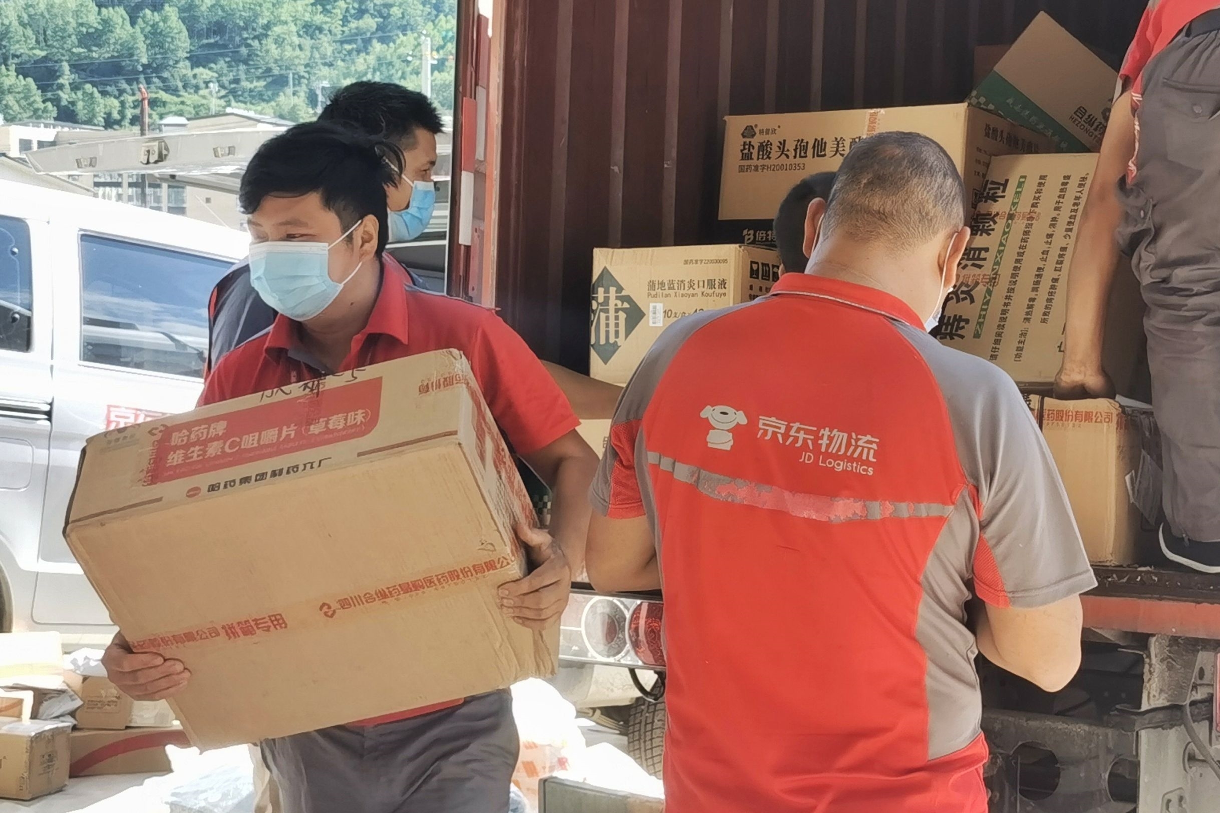 京东农民电商扶贫,京东电商下沉市场