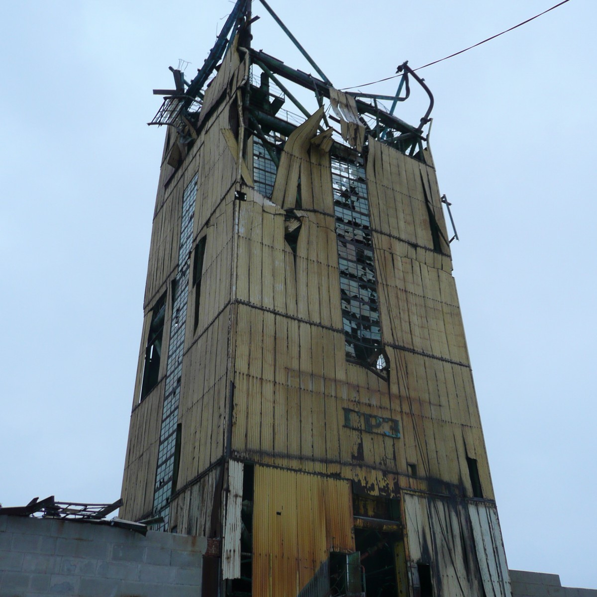 假如一直往地下挖会看到什么,如果一直挖地往下挖会发生什么