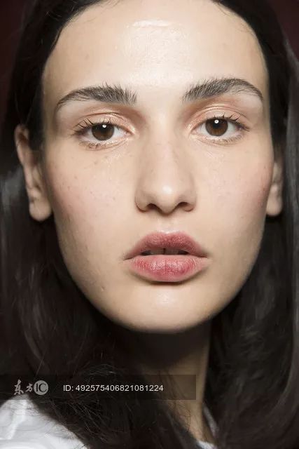 鞠婧祎李艺彤honey舞台,鞠婧祎港风复古妆容