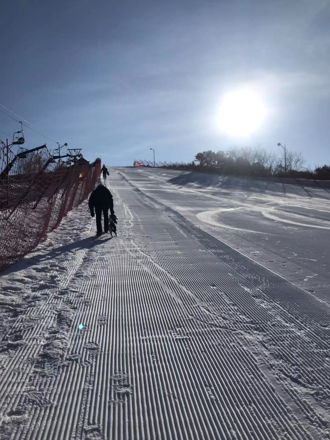滑雪视频双板滑雪滑下悬崖,双板滑雪新手get滑雪新技能