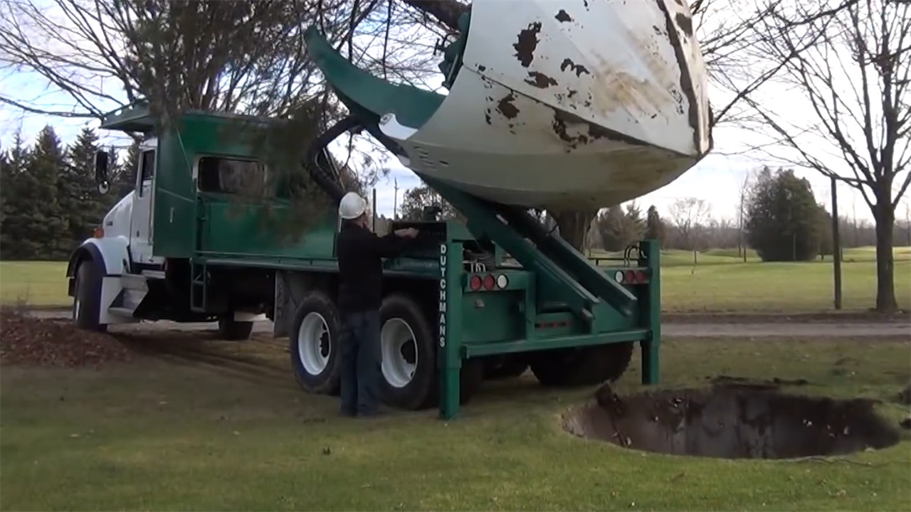 德国大型蔬菜移栽机,德国移植树木机器视频
