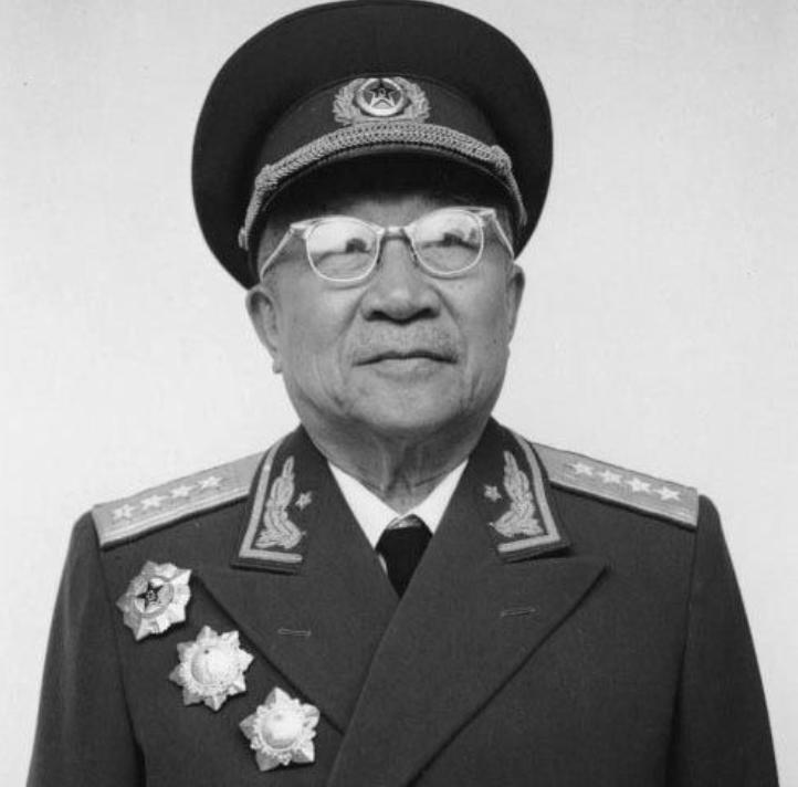 43年陈毅带来自产香烟“飞马”,主席边抽边说:“飞马”劳苦功高