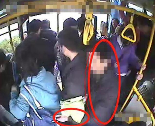 7岁男孩老喊肚子疼怎么回事,孩子坐长途车说肚子疼