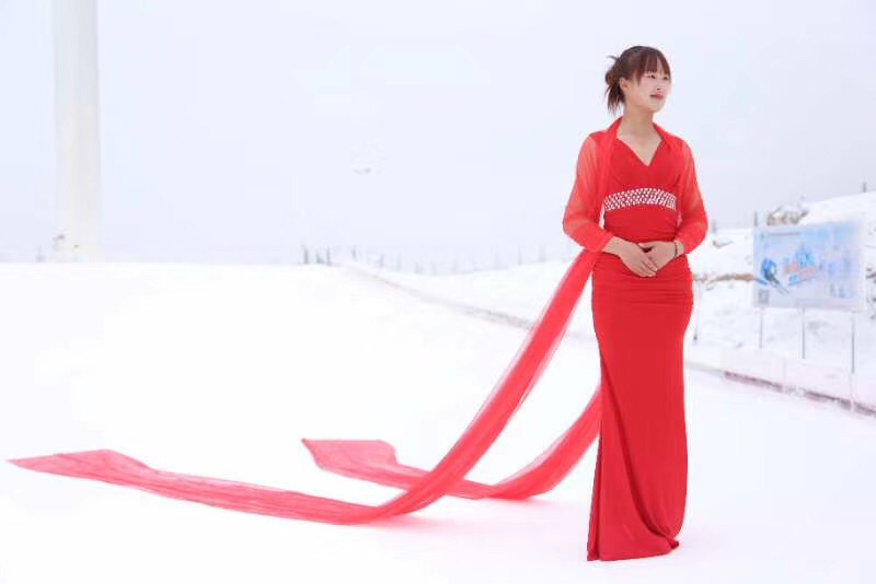 百里荒滑雪和五峰滑雪场哪个好玩 (百里荒滑雪2021何时开场)