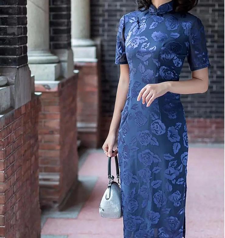 怎么挑选妈妈的婚礼上穿的衣服,婚礼上妈妈服装