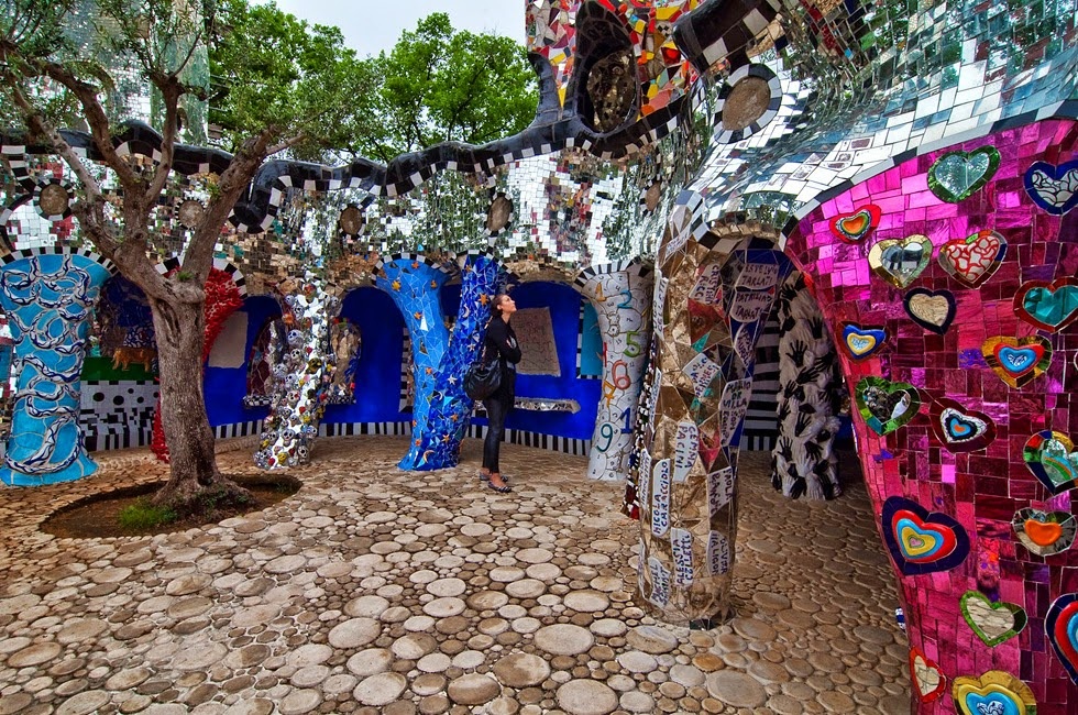 20世纪最受欢迎的女艺术家，她童年不幸，家人抑郁，终成传奇一生