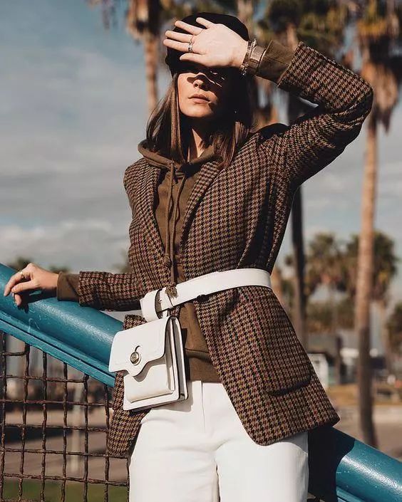 大衣配的包包,穿大衣腰包怎么背