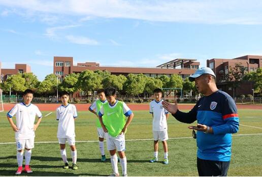 中国篮球众生相,足球运动员众生相