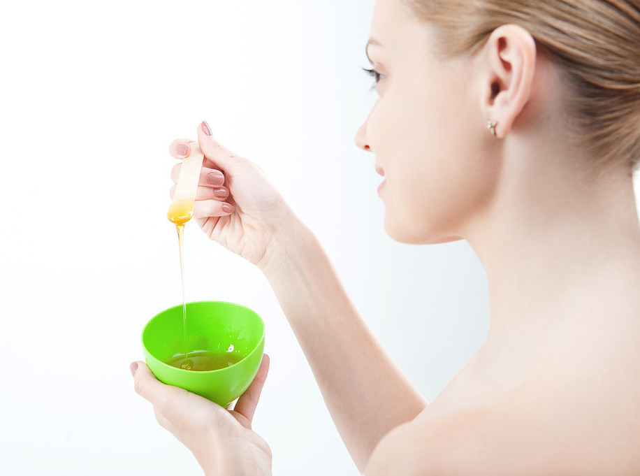 女人额头出现“3道杠”，十有八九是衰老的信号，做好5件事可去除