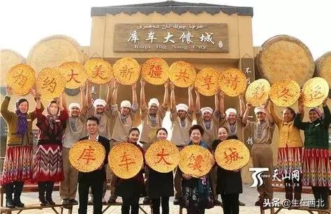 沙漠千年胡杨林,沙漠公路看胡杨林