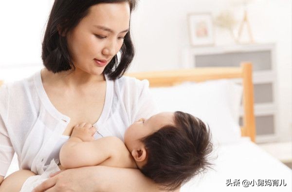 孩子喜欢摸着妈妈的胸部睡觉,妈妈觉得幸福,却不知已经害了孩子