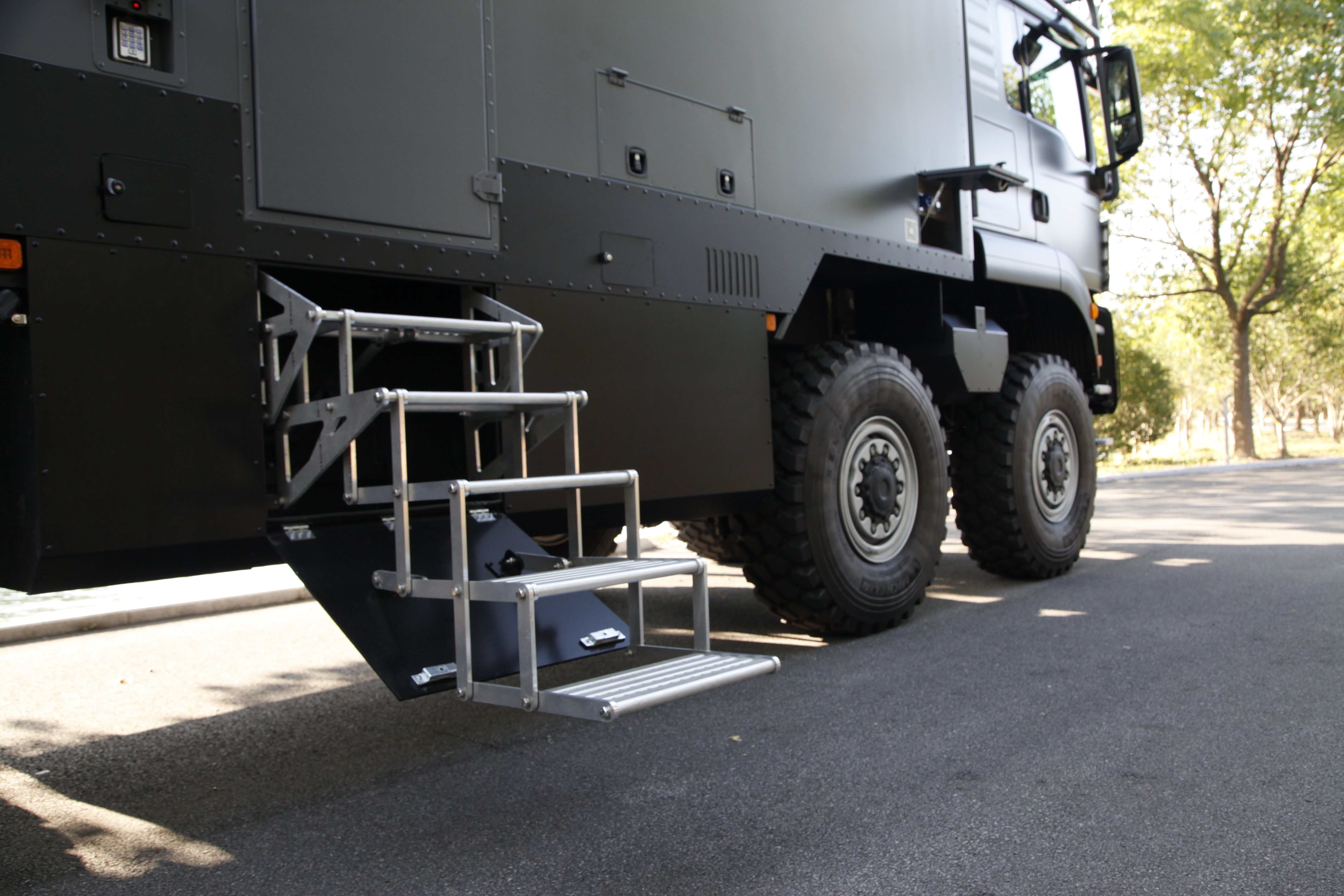 越野强劲王者，独栋别墅享受，阿莫迪罗曼8x8征服你了吗？