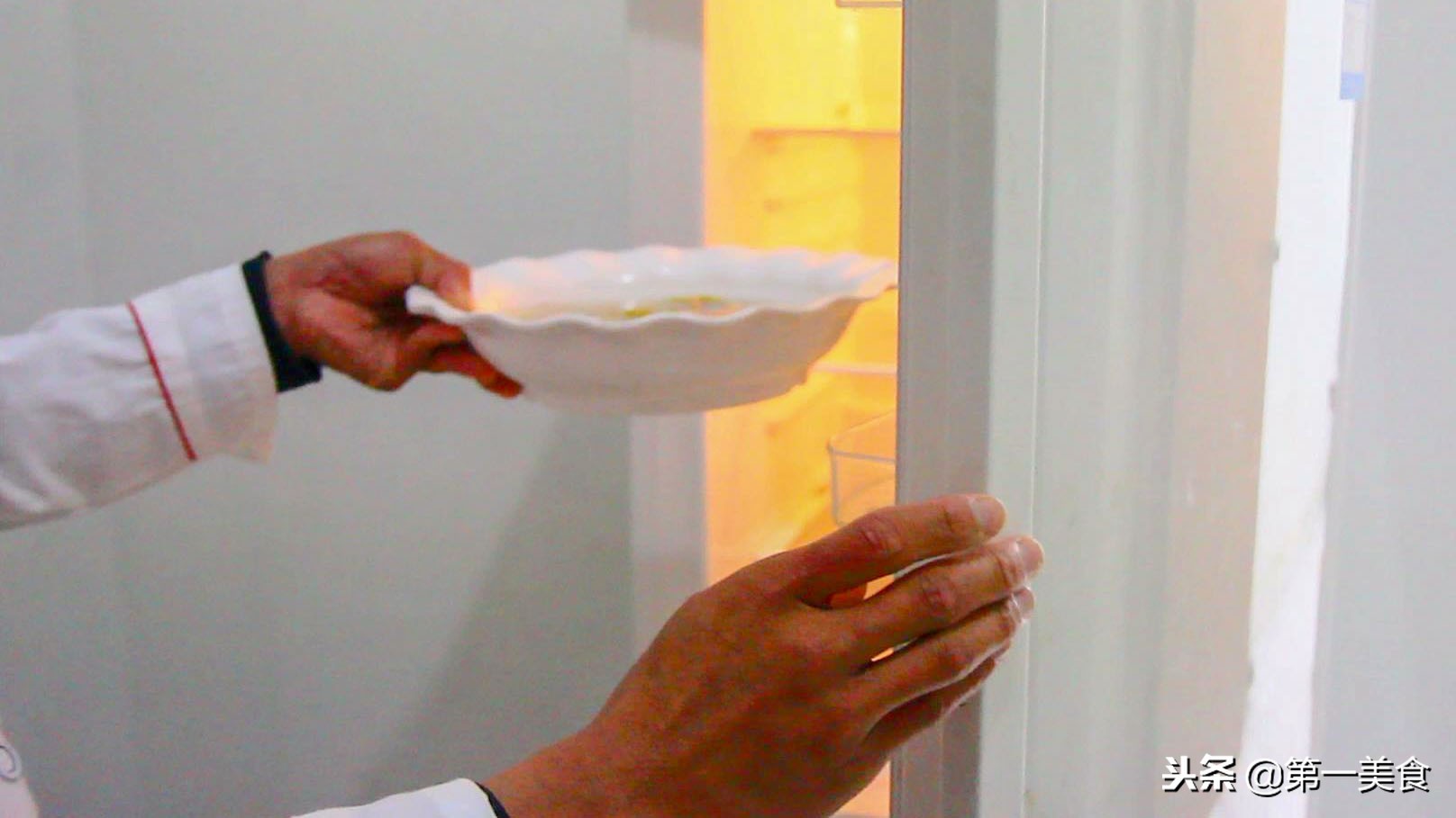 厨师长教你做泡椒凤爪,泡椒凤爪的做法厨师秀