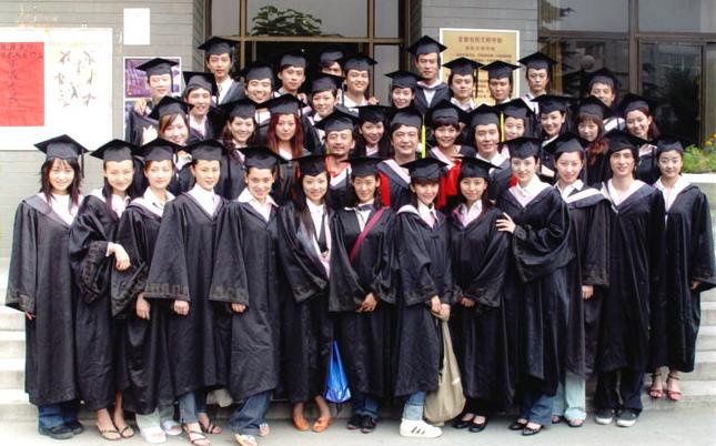 还记得当年的紫日吗,靳东拍了几次吻戏