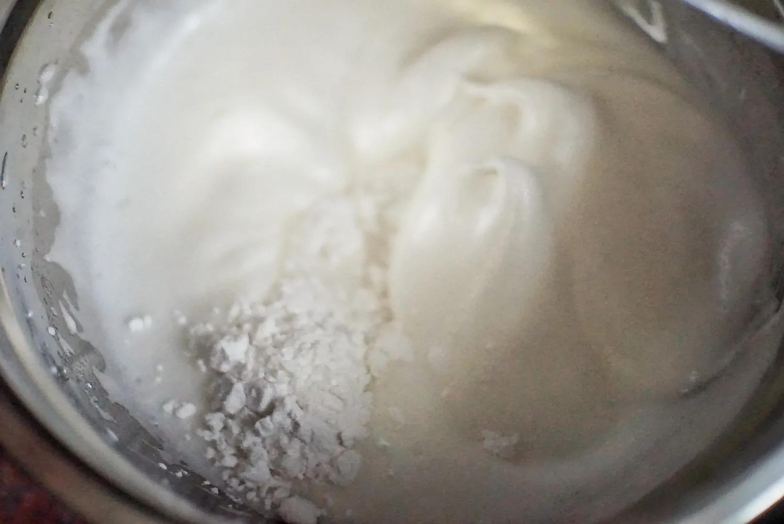 蛋白液可以打发吗,蛋白加糖打发可以直接吃吗