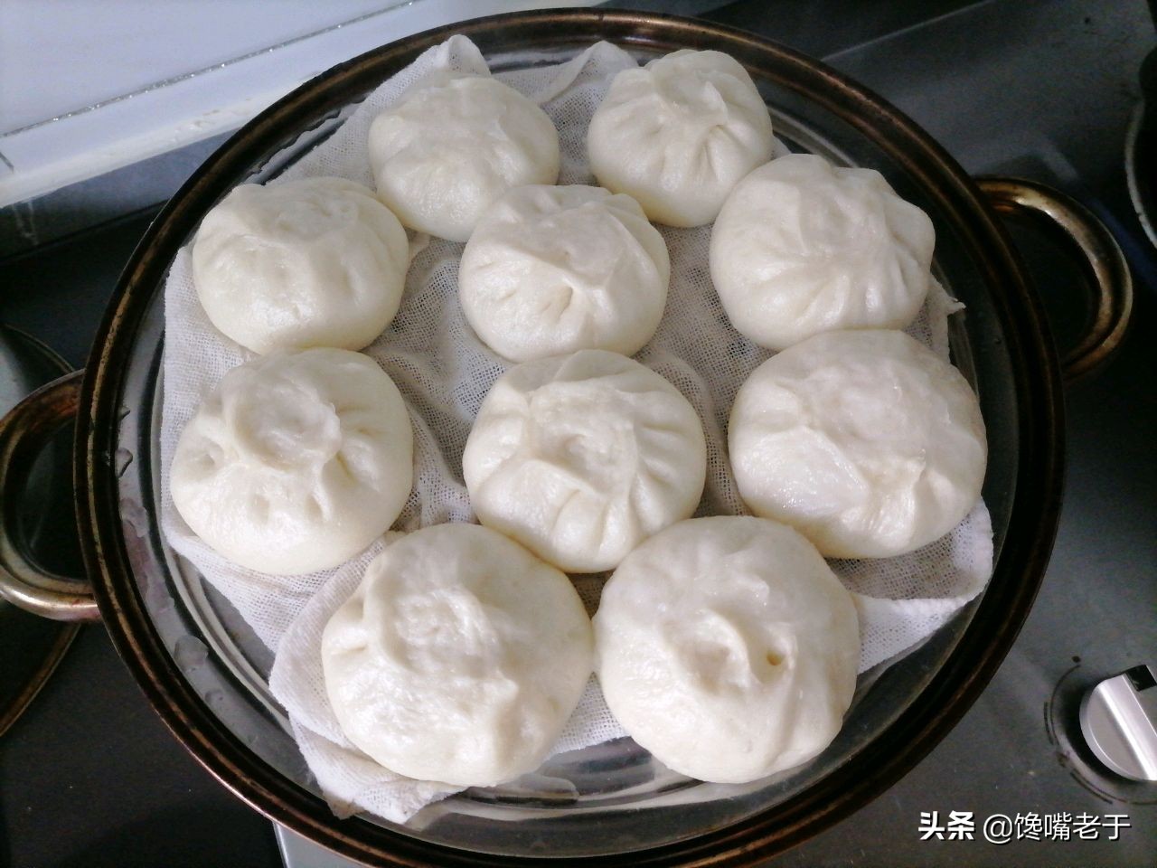 蒸包子是冷水蒸还是开水蒸包子,蒸包子是用冷水蒸好还是开水蒸好