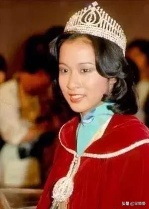 李嘉欣邱淑贞对比,邱淑贞王祖贤腿长