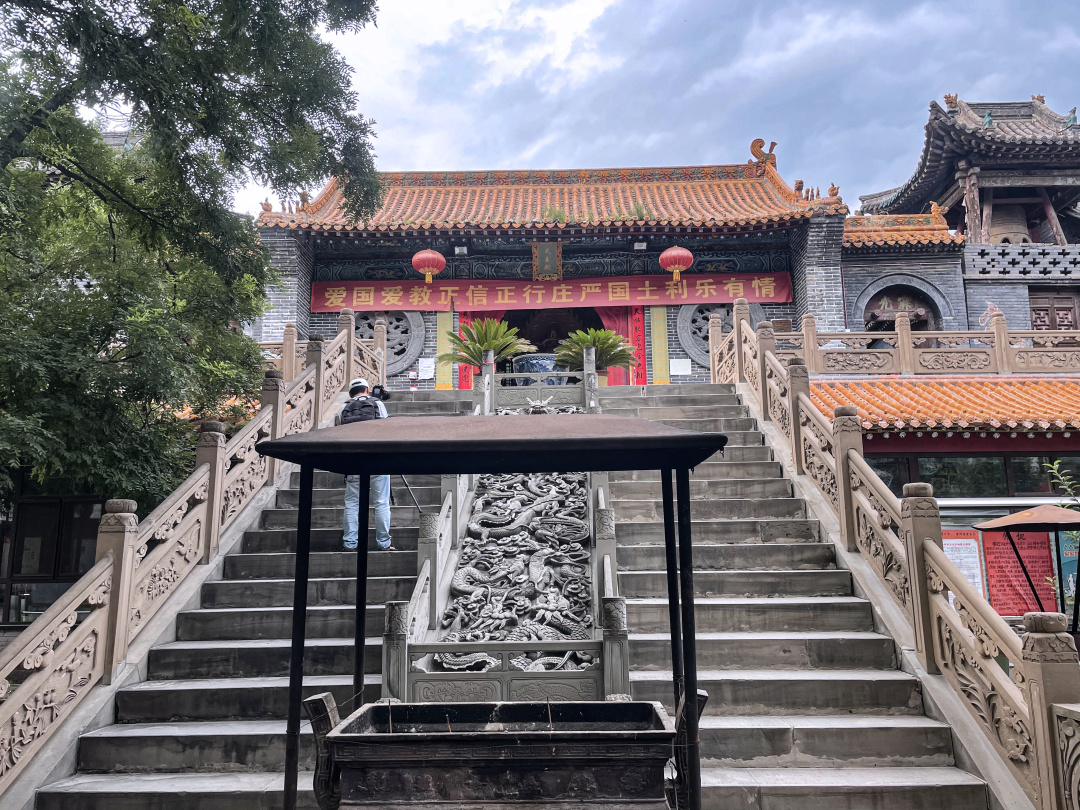 一座历经千年的佛教圣地,三大佛教圣地盘龙寺